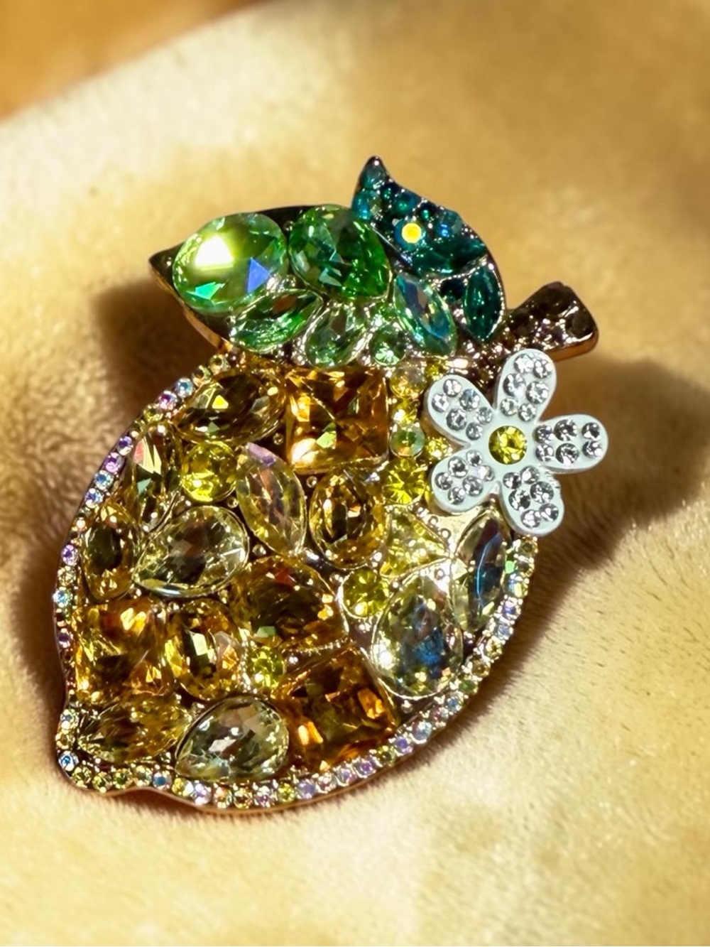✨Sparkling Lemon Rhinestone Brooch🍋